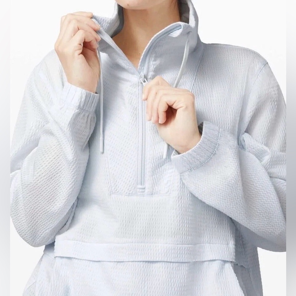 Lululemon Pack Light Pullover Packable Windbreake… - image 5